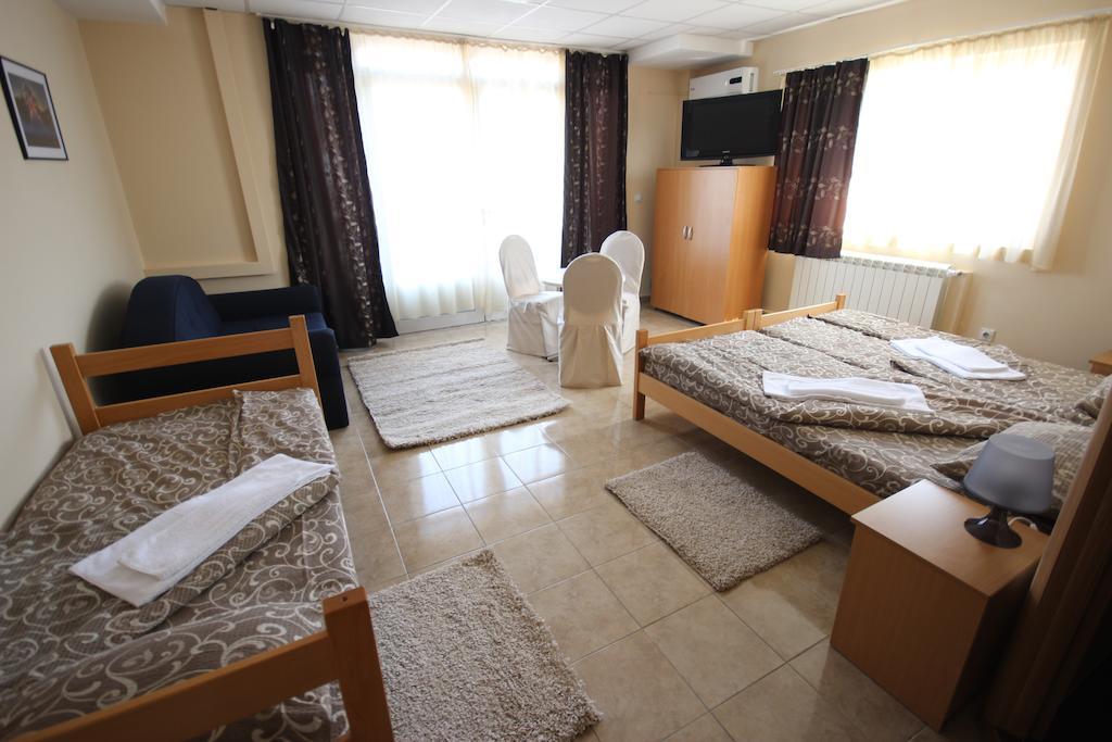 Bed & Breakfast Vertigo Belgrado Quarto foto